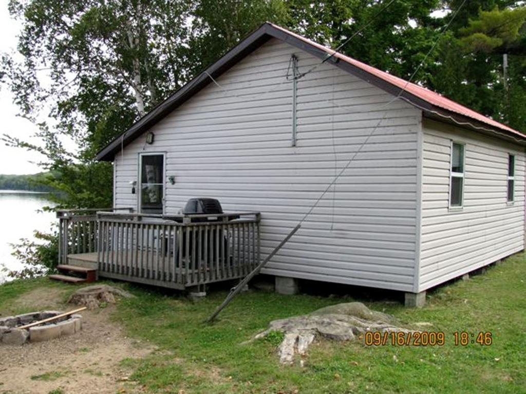Marble Lake Lodge Cloyne 객실 사진